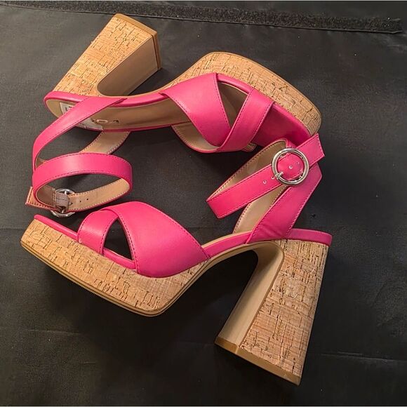 BRAND NEW SODA STRAPPY BLOCK HEEL OPEN TOE WOMENS SANDAL - Picture 14 of 15